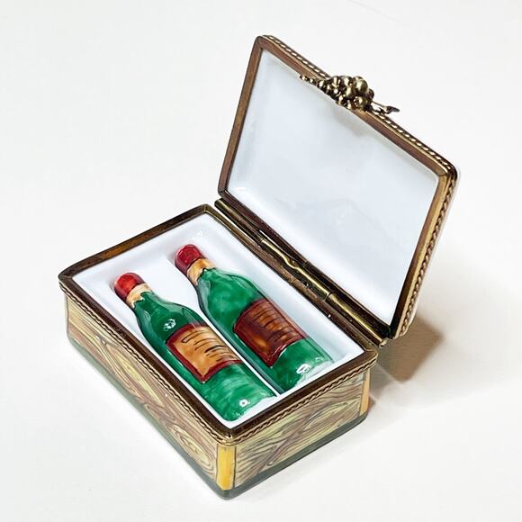SOLd SOLD SOLD Limoges Box Wine Crate With Two Bottles Hand Painted Porcelain - Picture 3 of 4